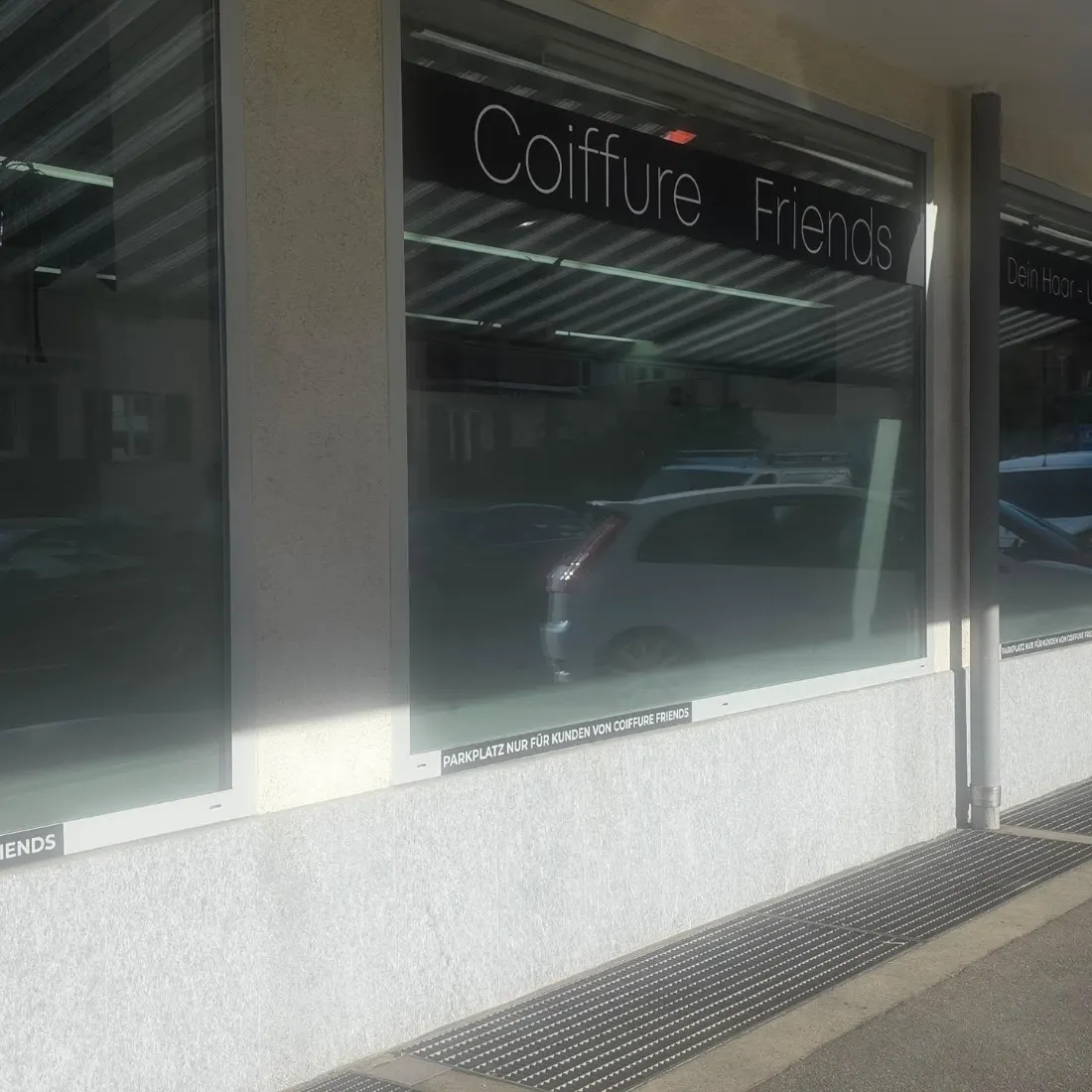 Aussenansicht des Salons Coiffure Friends an der Schaffhauserstrasse 39 in Winterthur